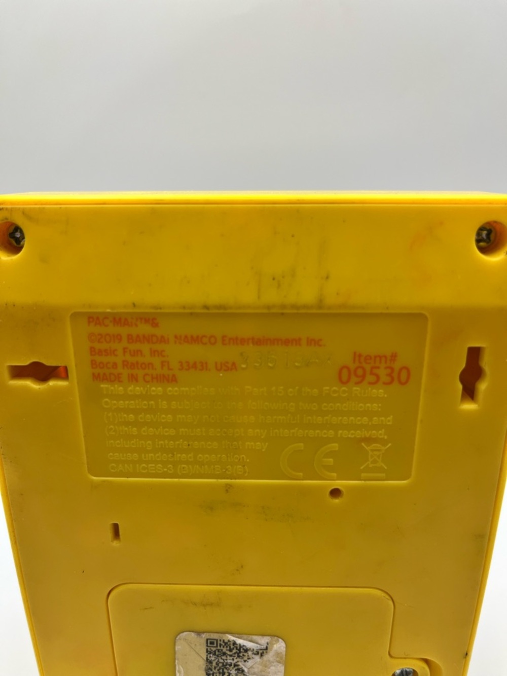 Mini Arcade Game Console - Yellow / Red Pac Man - Picture 5 of 8